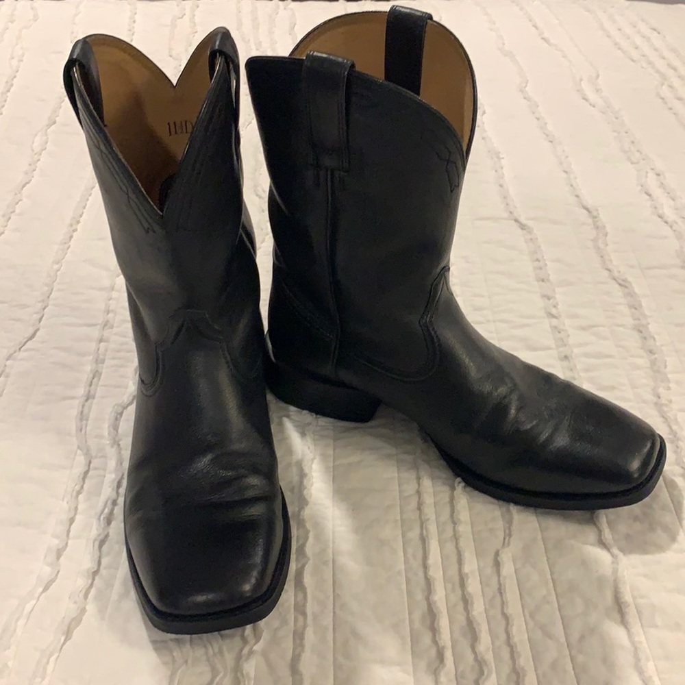 Black Ariat Boots